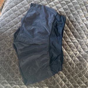 black lululemon shorts